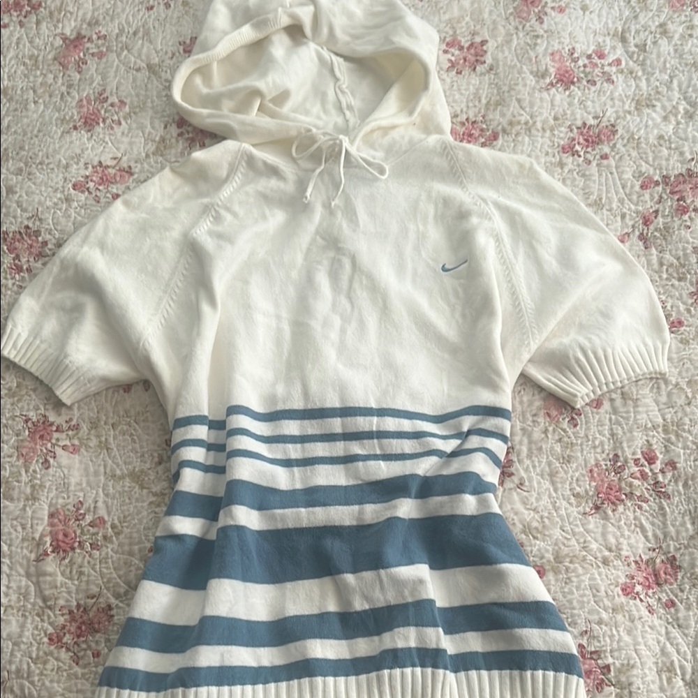 Vintage Nike short sleeve hoodie